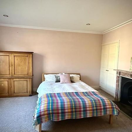 Large Georgian House In Heart Of Exeter Villa Екстериор снимка