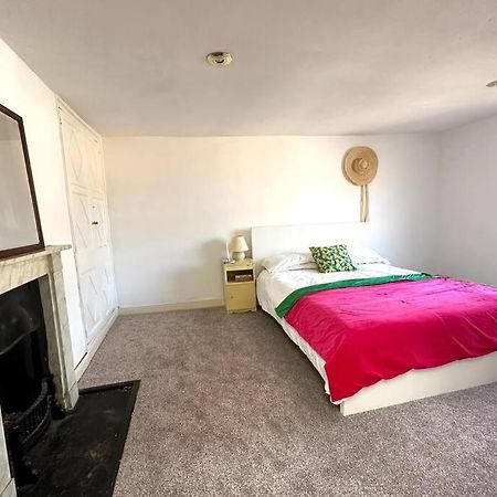 Large Georgian House In Heart Of Exeter Villa Екстериор снимка