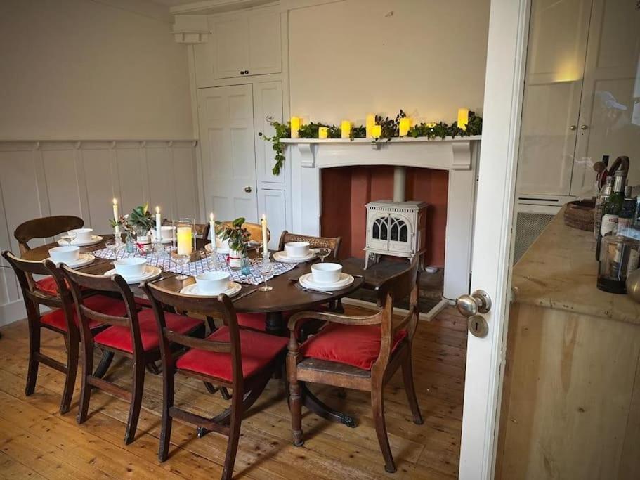 Large Georgian House In Heart Of Exeter Villa Екстериор снимка