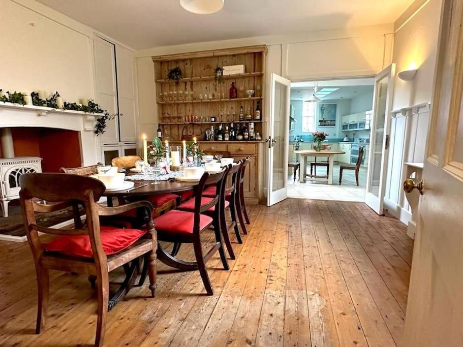 Large Georgian House In Heart Of Exeter Villa Екстериор снимка
