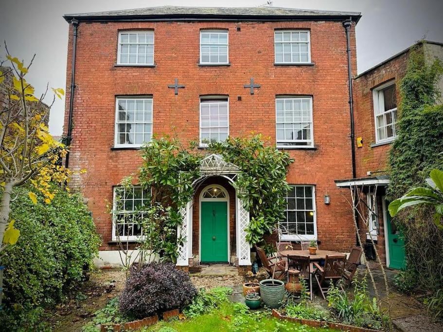 Large Georgian House In Heart Of Exeter Villa Екстериор снимка